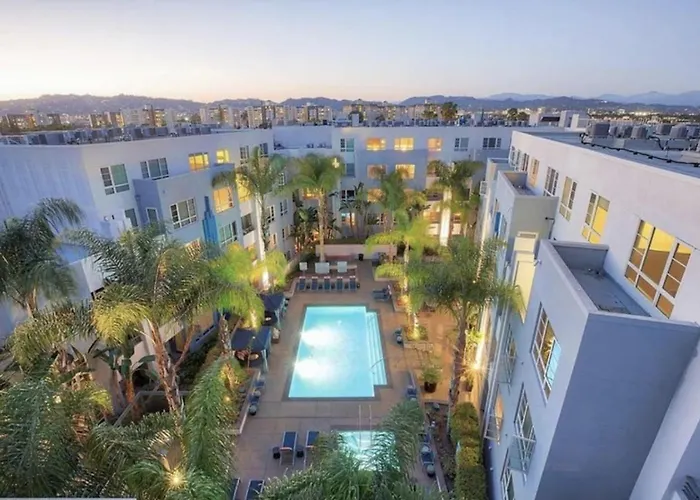 Stunning 2Bd 2Bth Apt In Santa Monica!